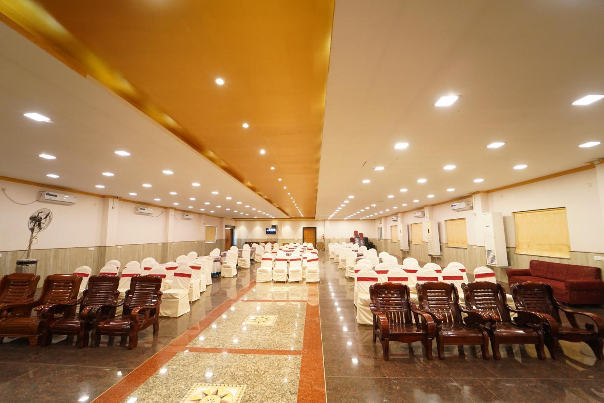 Hotel Ananta Sayana Μπουμπάνεσβαρ Εξωτερικό φωτογραφία