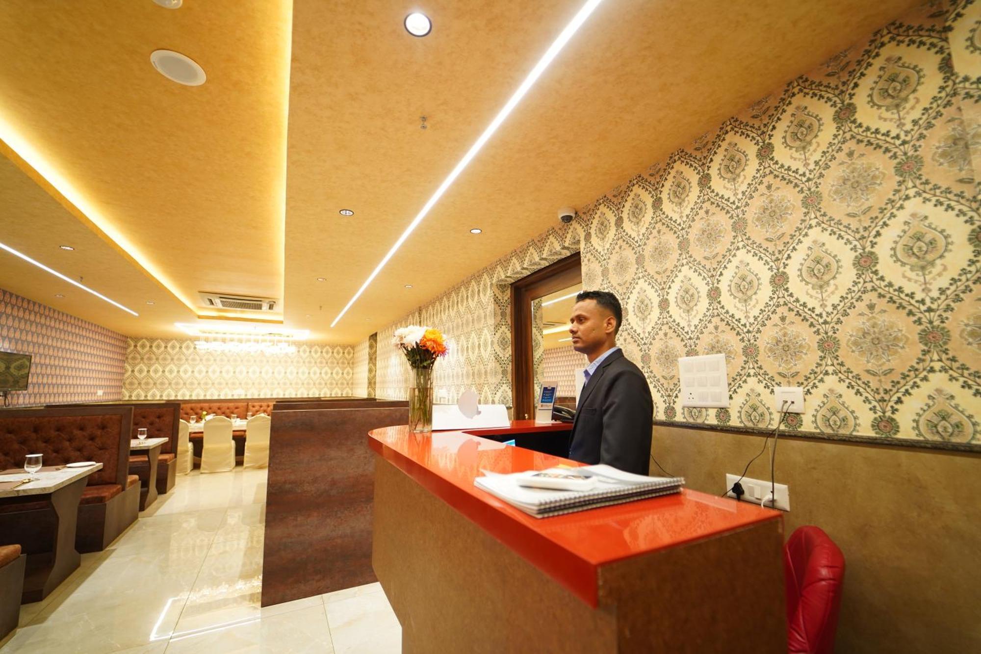 Hotel Ananta Sayana Μπουμπάνεσβαρ Εξωτερικό φωτογραφία