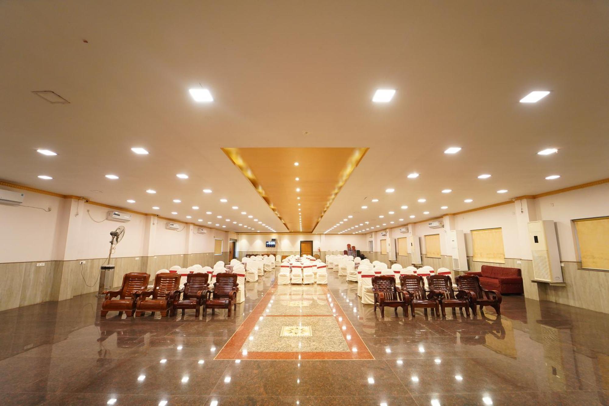 Hotel Ananta Sayana Μπουμπάνεσβαρ Εξωτερικό φωτογραφία