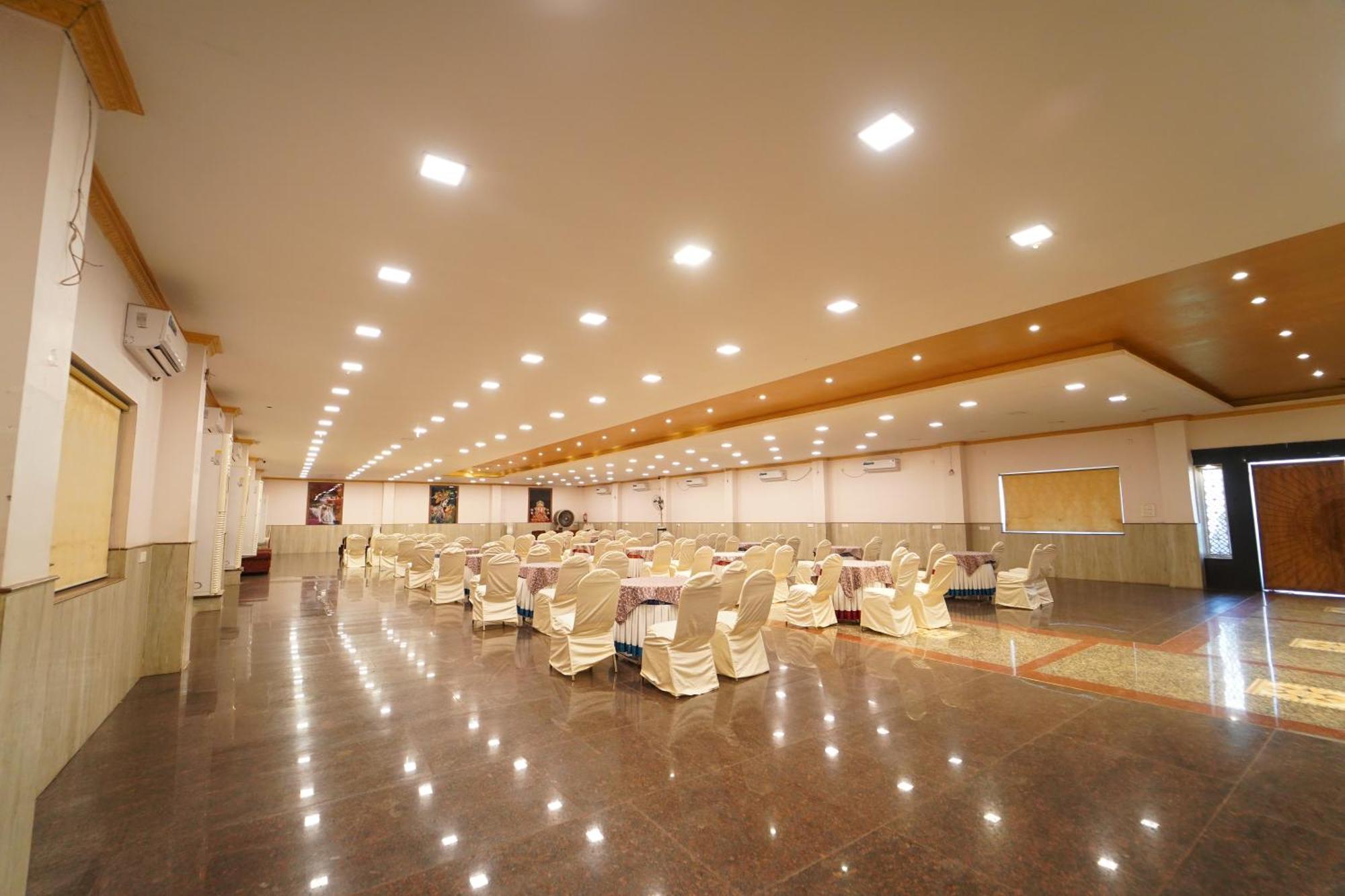 Hotel Ananta Sayana Μπουμπάνεσβαρ Εξωτερικό φωτογραφία
