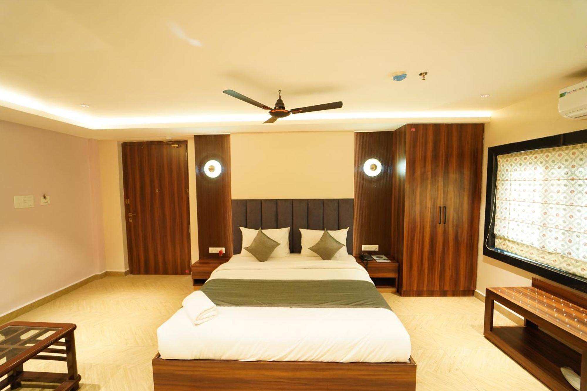 Hotel Ananta Sayana Μπουμπάνεσβαρ Εξωτερικό φωτογραφία