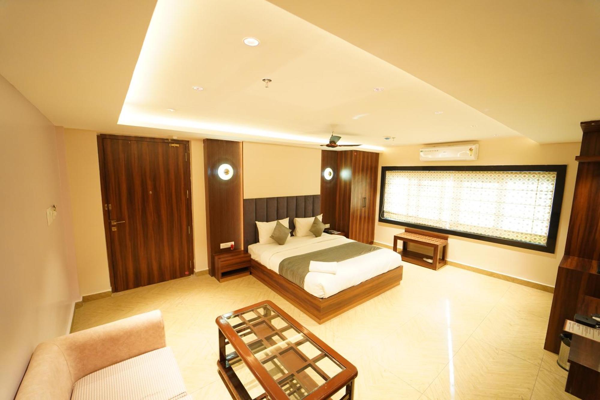 Hotel Ananta Sayana Μπουμπάνεσβαρ Εξωτερικό φωτογραφία
