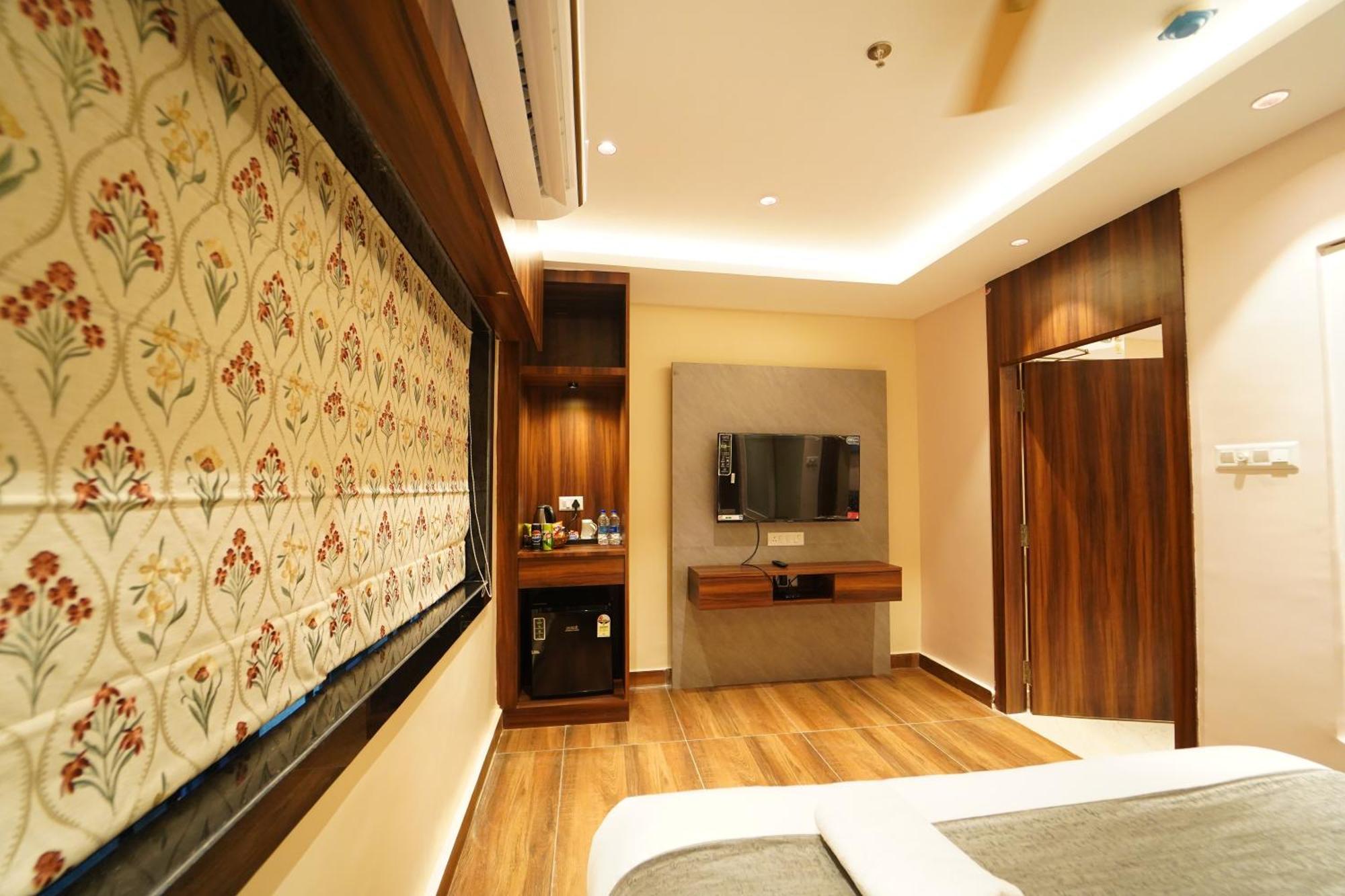Hotel Ananta Sayana Μπουμπάνεσβαρ Εξωτερικό φωτογραφία