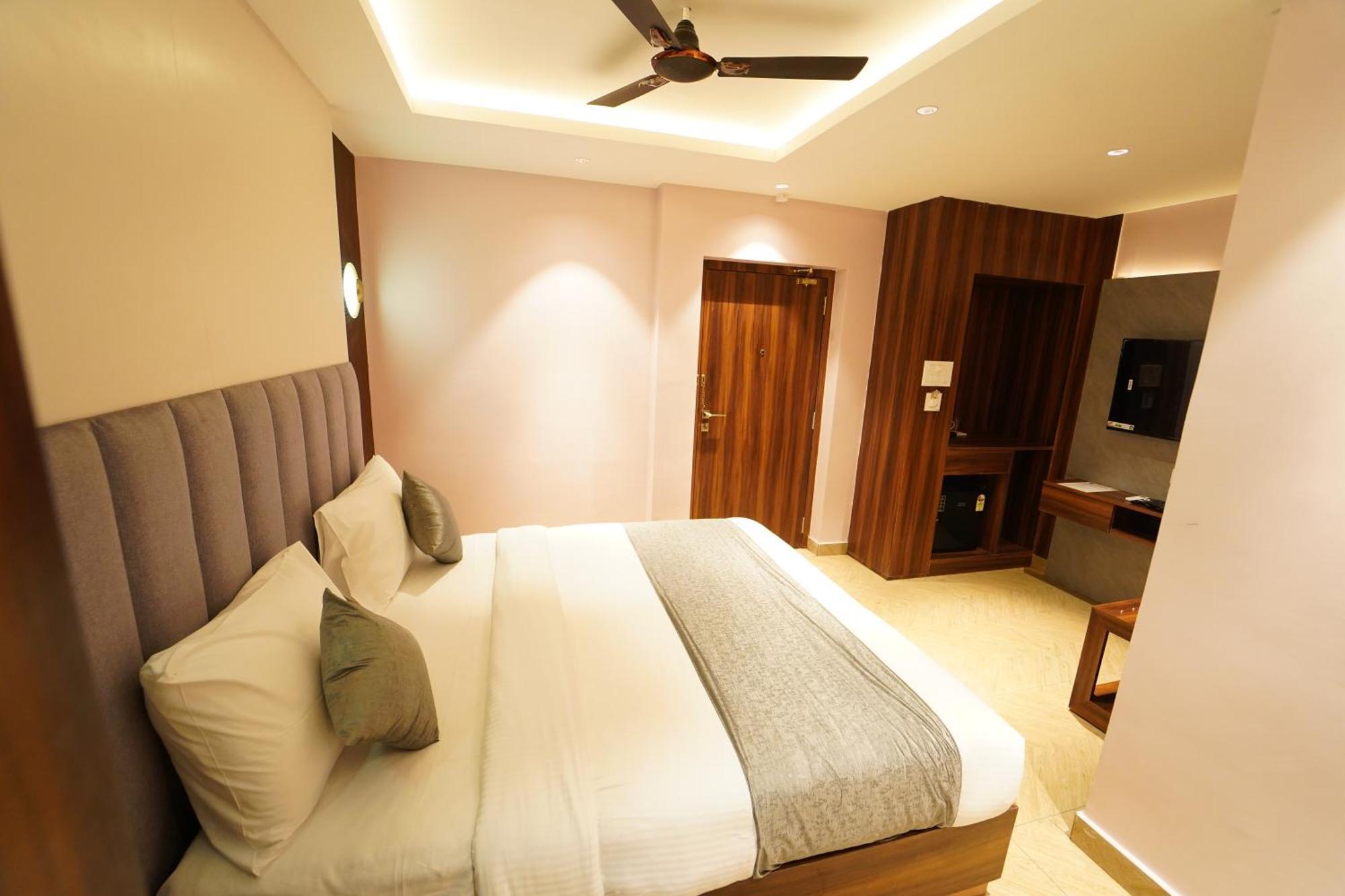 Hotel Ananta Sayana Μπουμπάνεσβαρ Εξωτερικό φωτογραφία